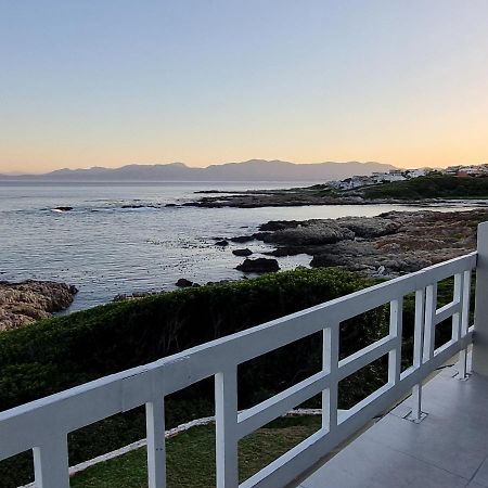 On The Rocks Guesthouse Gansbaai Exterior foto
