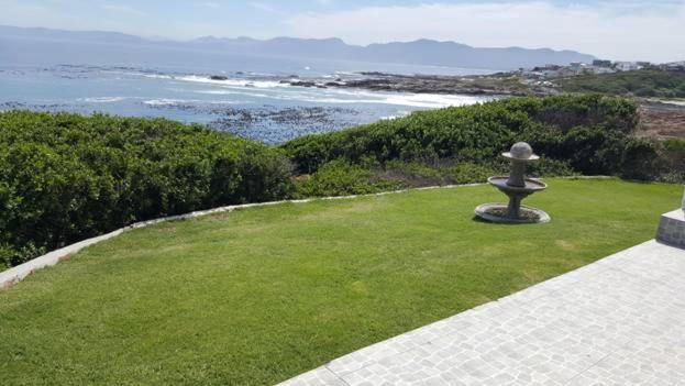 On The Rocks Guesthouse Gansbaai Exterior foto