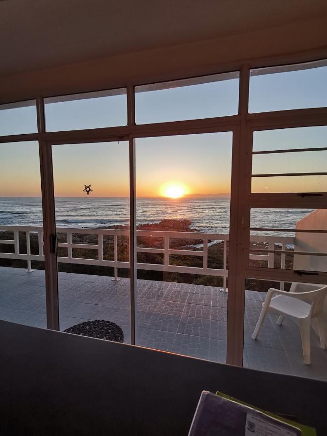 On The Rocks Guesthouse Gansbaai Exterior foto