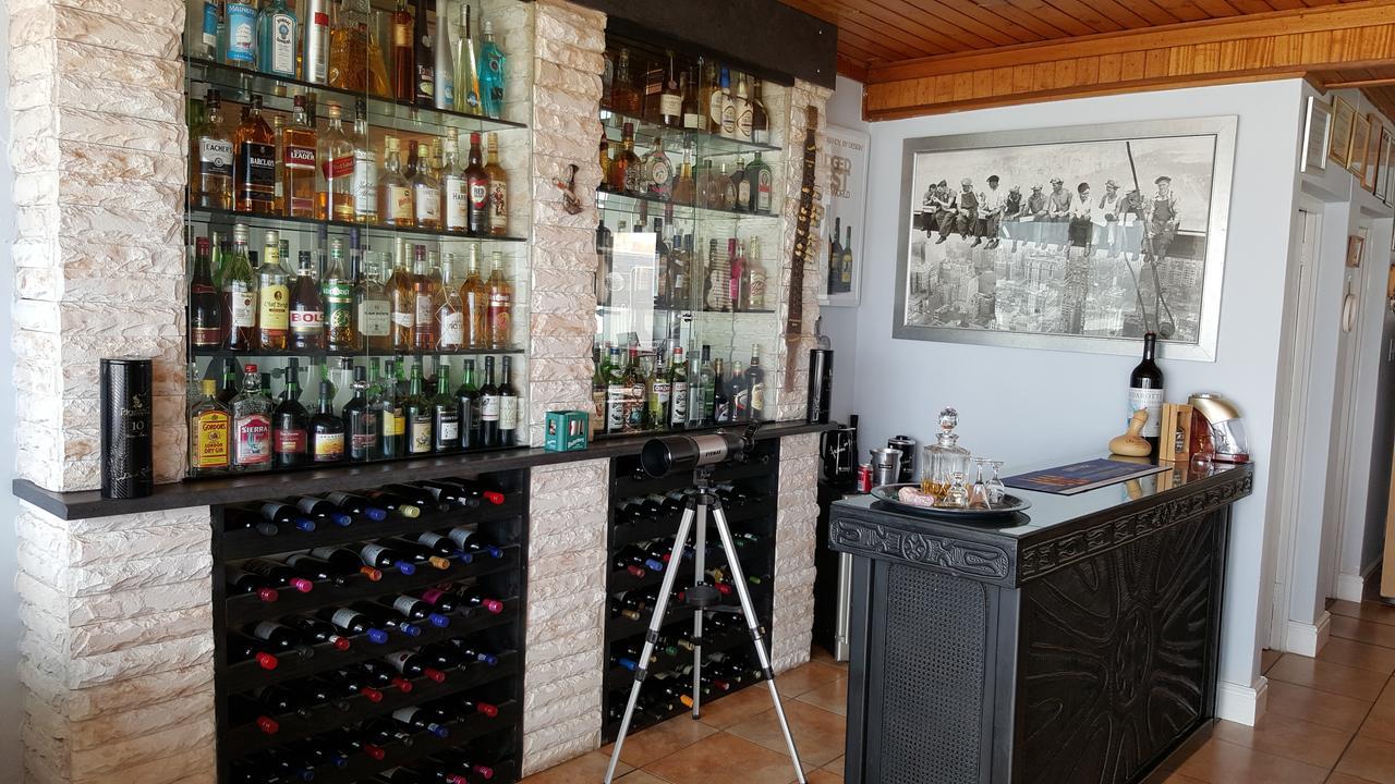 On The Rocks Guesthouse Gansbaai Exterior foto