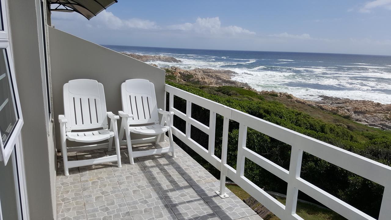 On The Rocks Guesthouse Gansbaai Exterior foto
