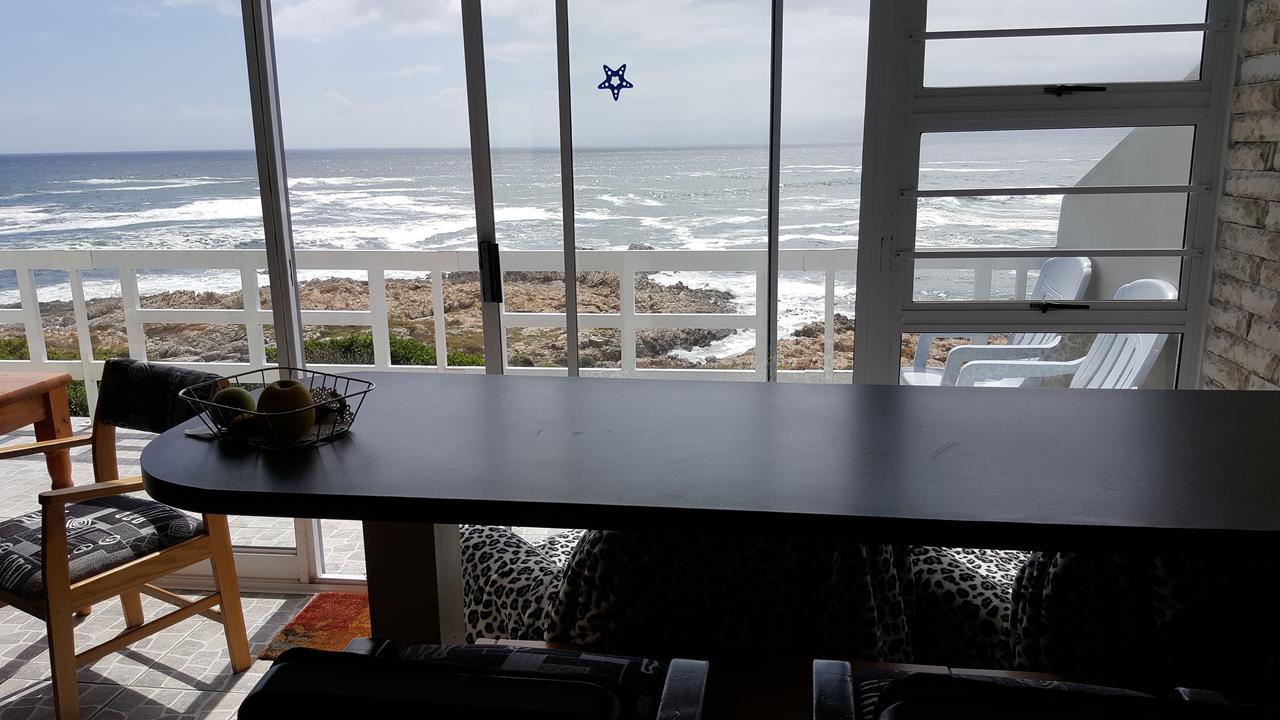 On The Rocks Guesthouse Gansbaai Exterior foto