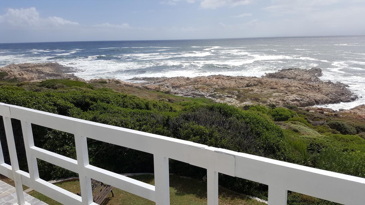 On The Rocks Guesthouse Gansbaai Exterior foto