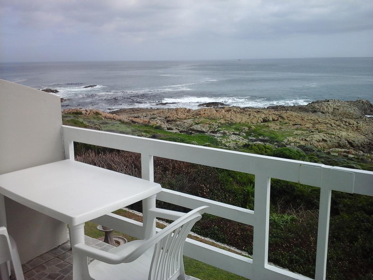 On The Rocks Guesthouse Gansbaai Exterior foto