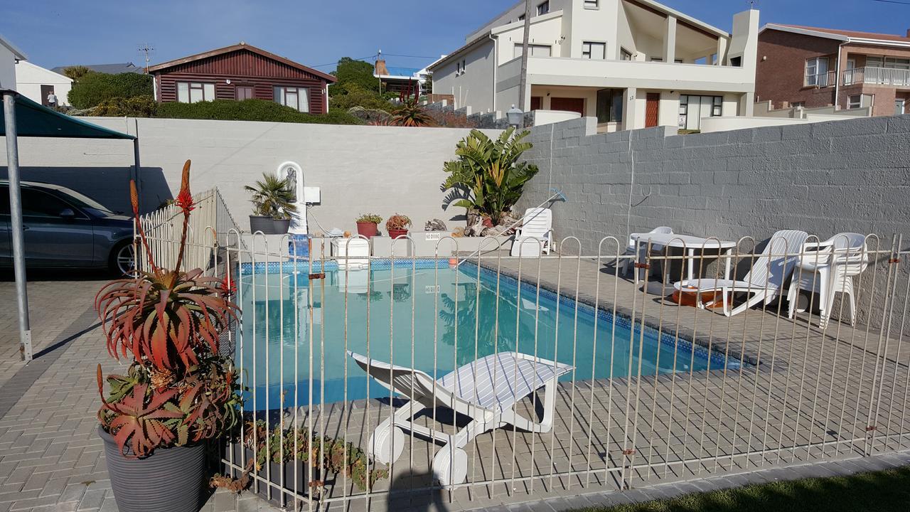 On The Rocks Guesthouse Gansbaai Exterior foto